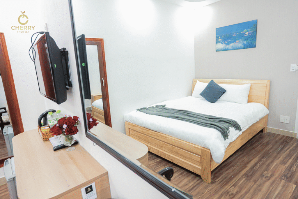 Standard Double – Phòng đôi tiện nghi, view đẹp giữa lòng Đà Lạt